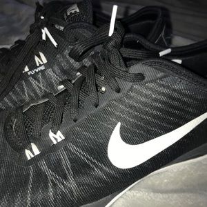 Nike Flywire Training Black and White